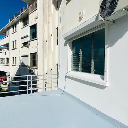 Le Sunshine - Au Coeur Du Centre Ville De Pointe- A- Pitre - Proche De Tout Avec Sa Grande Terrasse Ensoleillee Luaran gambar
